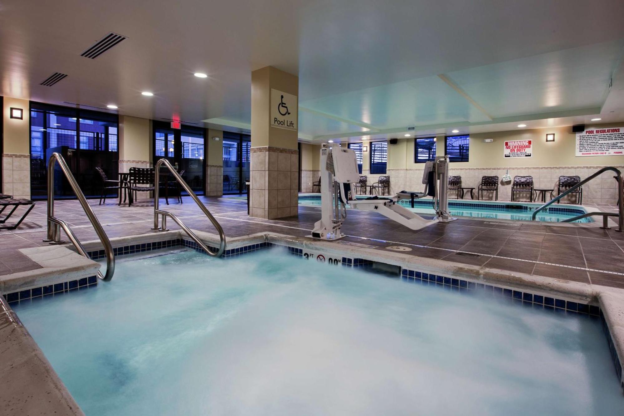 Hilton Garden Inn Lincoln Downtown/Haymarket Ngoại thất bức ảnh